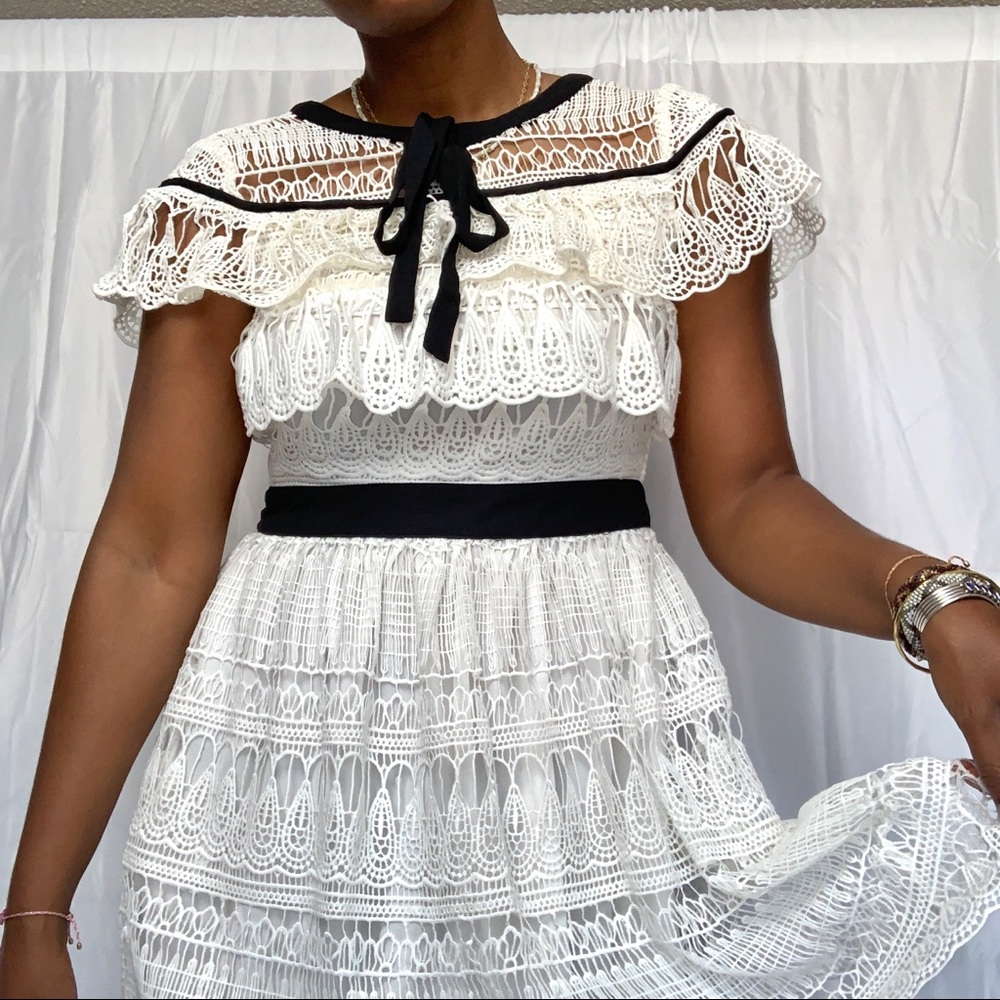 ❌SOLD❌Lucy Wang White Lace Dress Size S - Picture 3 of 11
